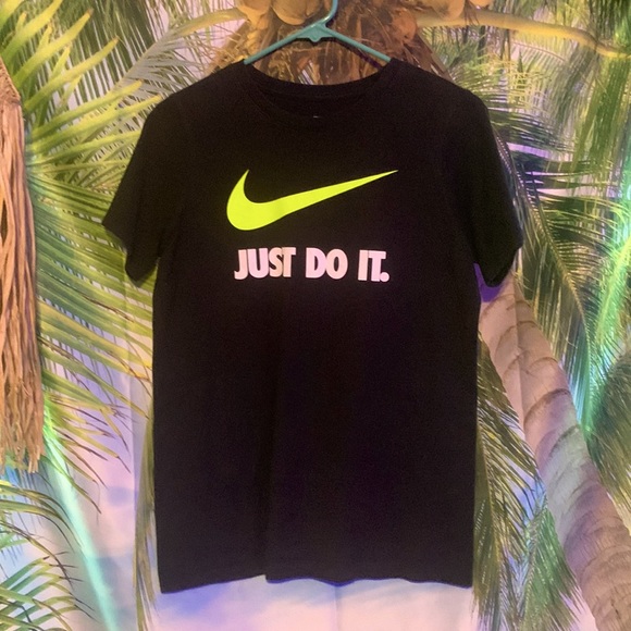 nike just do it black shirt